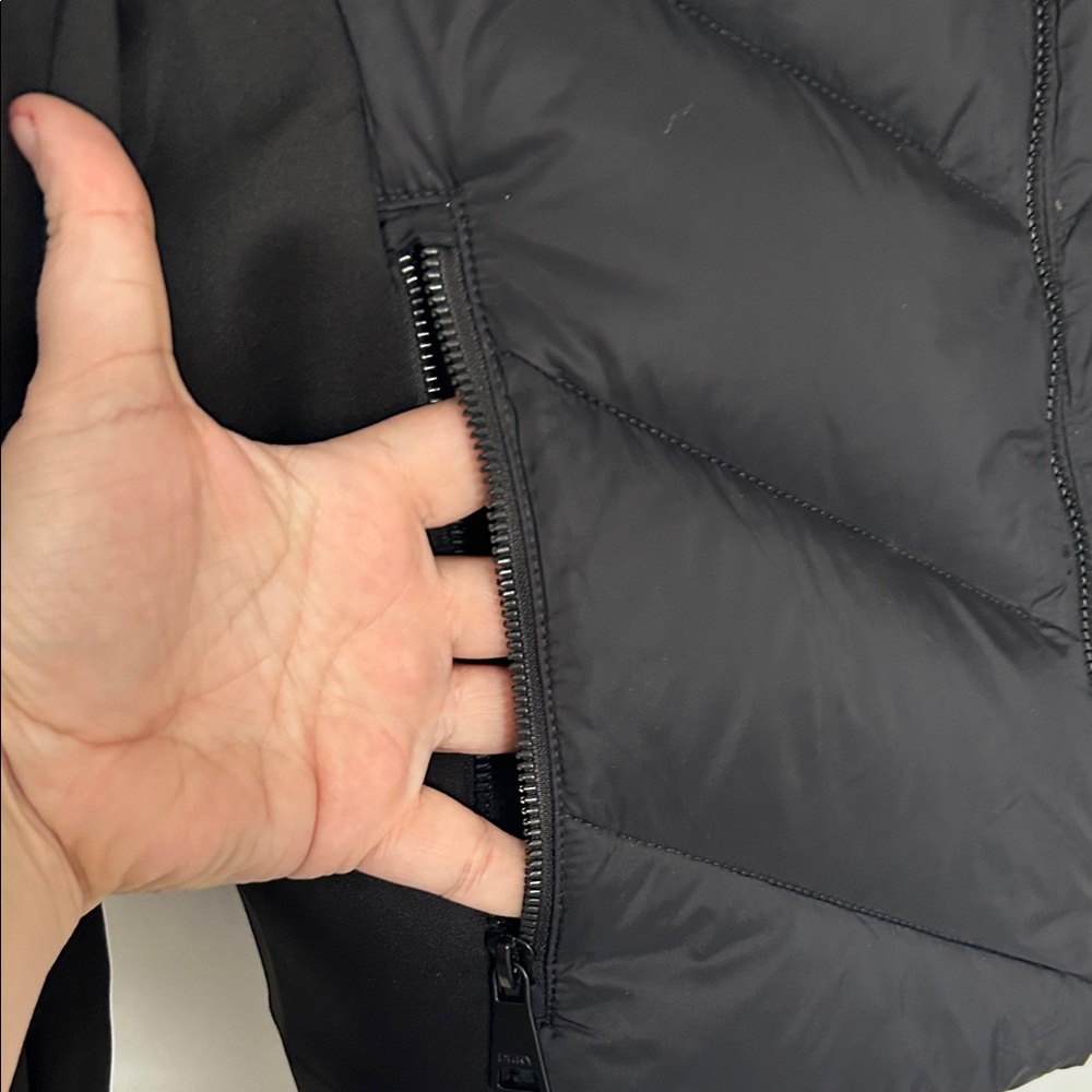 DKNY Women's Sleek Black Puffer Coat - Picture 4 of 6
